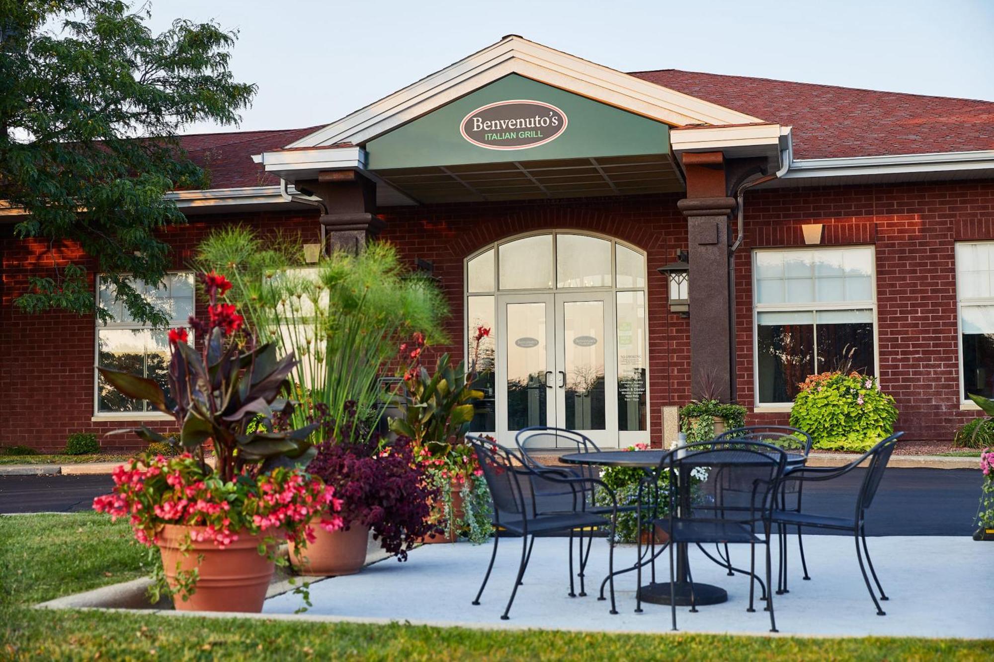 Holiday Inn Hotel & Suites Madison West - Middleton By Ihg Exterior photo